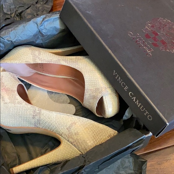 Vince Camuto leather heels - Picture 12 of 13